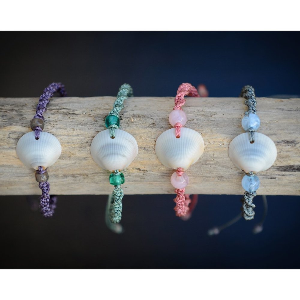 Florida seashell macrame bracelet - handmade - choose 1